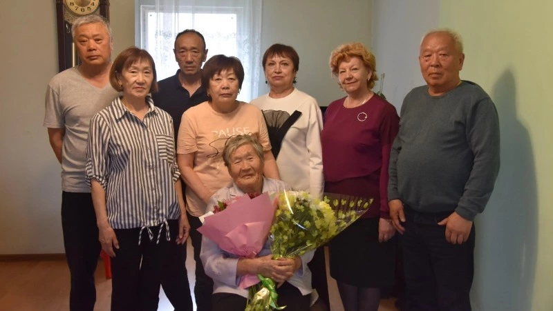 Свой 90-й день рождения отметила жительница Долинска Со Со Ог