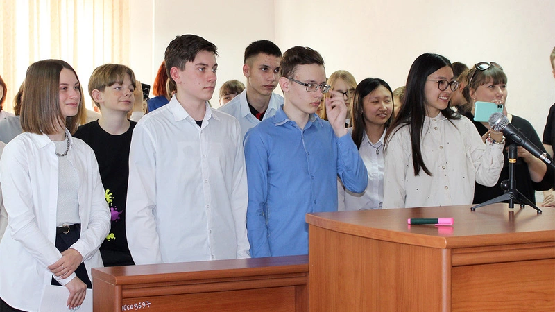 Долинские старшеклассники узнали, что такое суд