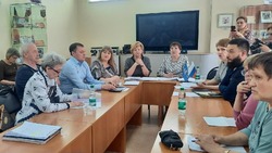 «Единая Россия» провела круглый стол с дачниками Долинского района 