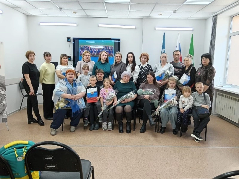 Долинцам, потерявшим близких в Спецоперации, вручили памятные буклеты