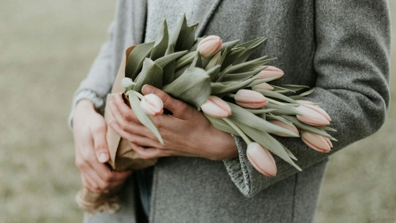 Красивые поздравления с Днем матери 2024 в прозе и в стихах