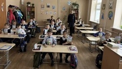 Сотрудники Долинской Госавтоинспекции провели профилактическое мероприятие для школьников 