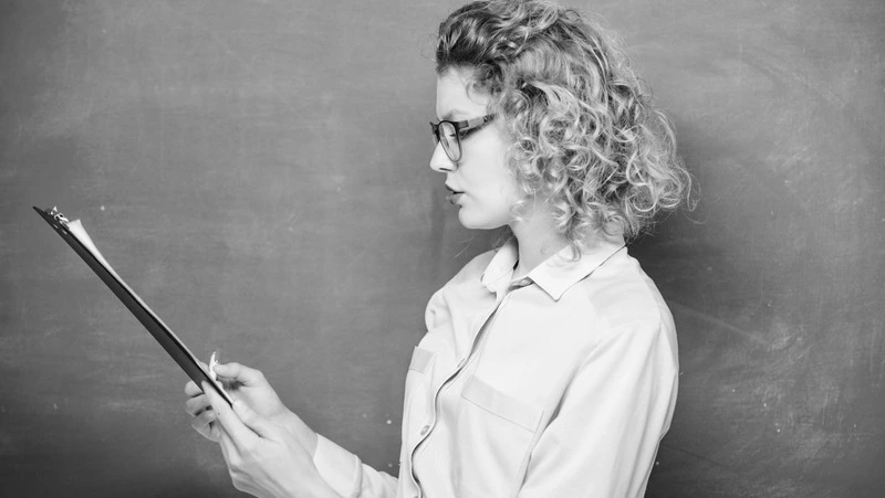 День учителя 2024: история, традиции, как поздравить своими словами