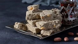 Этот вкус знаком с детства: рецепт домашней халвы, которую можно даже в пост  