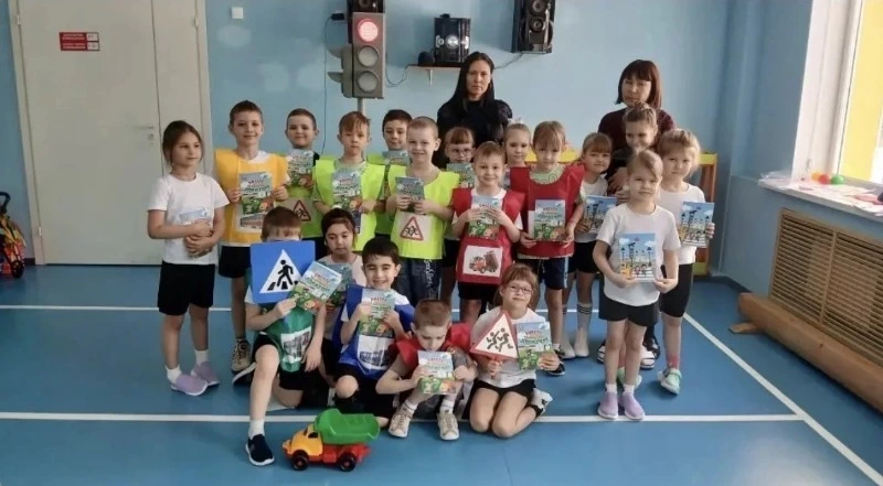 Автоинспекторы Долинского района с детьми детского сада провели мероприятие