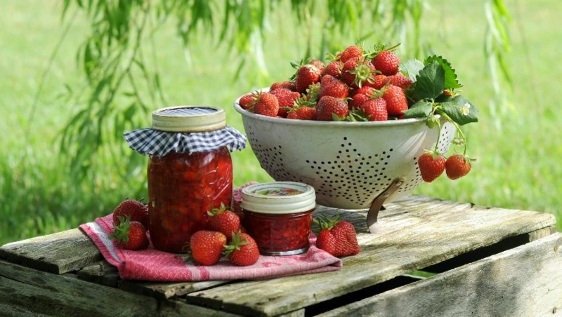 Каждое лето готовим клубничный джем только по этому рецепту: понадобится 3 ингредиента 