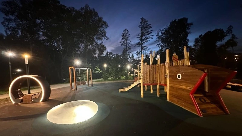 В Долинском районе строятся детские игровые площадки