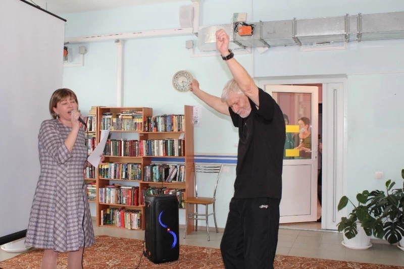 Работники закрытого на карантин интерната для инвалидов сами устроили концерт