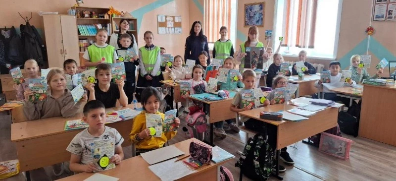 Долинская Госавтоинспекция проводит мероприятия по использованию световозвращающих элементов