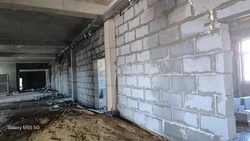 В селе Взморье продолжается строительство школы-детского сада