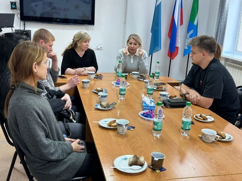 Молодые семьи Долинска учатся семейным ценностям   