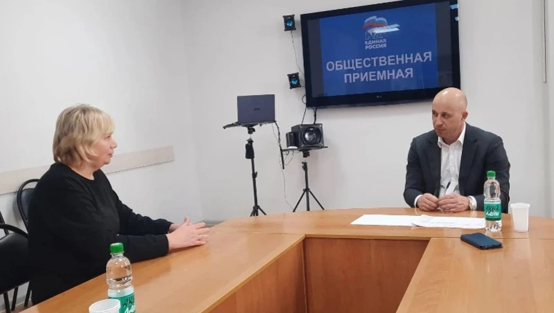 Мэр Александр Тугарев провёл приём граждан в местной общественной приёмной партии «Единая Россия»