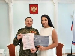В день бракосочетания супругам дарят сертификат на проверку здоровья