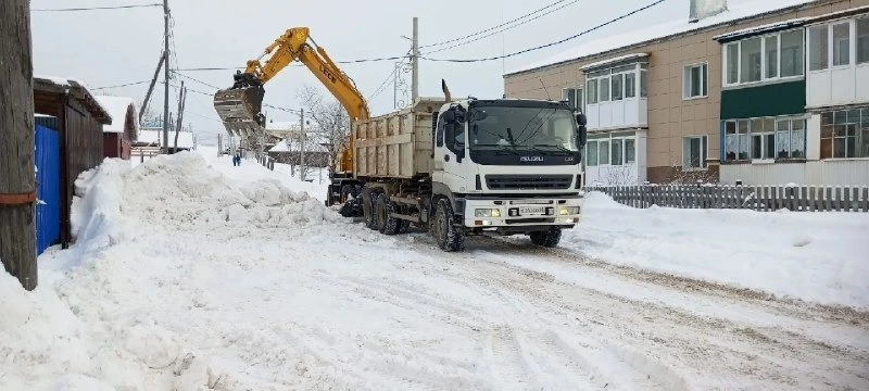В Долинском районе активно ведут расчистку улиц и дворов