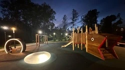 В Долинском районе строятся детские игровые площадки