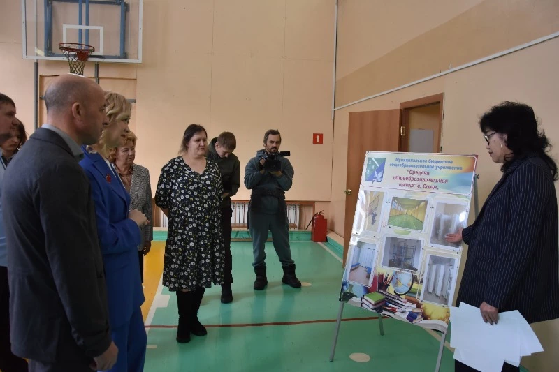 Министр образования Сахалинской области посетила школу села Сокол