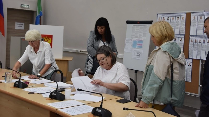 В Долинске начался этап досрочного голосования