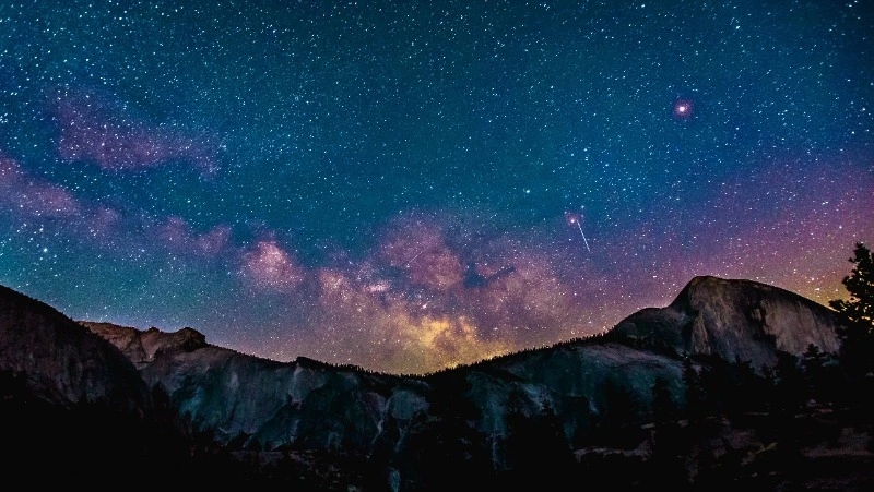 Гороскоп на 21 августа 2024: у Тельцов — новые знакомства, у Раков — финансовый рост