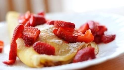 Празднуем без вреда для фигуры: рецепт диетических блинов на четвертый день Масленицы