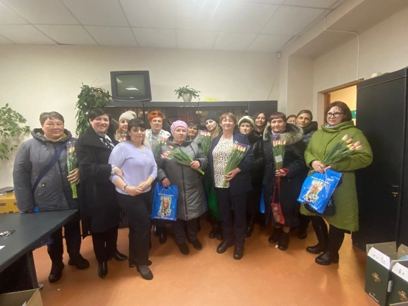 Мам и жён защитников Отечества поздравили с наступающим женским днём