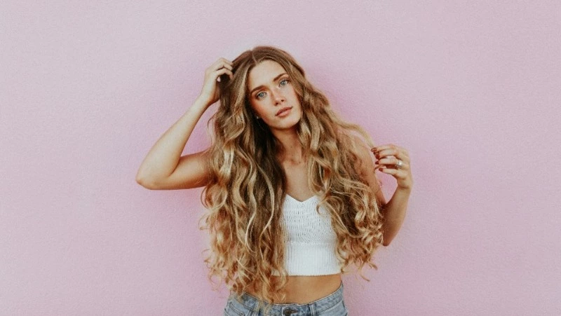 Новая прическа привлечет деньги и романтику: лунный календарь окрашивания волос на июль 2024