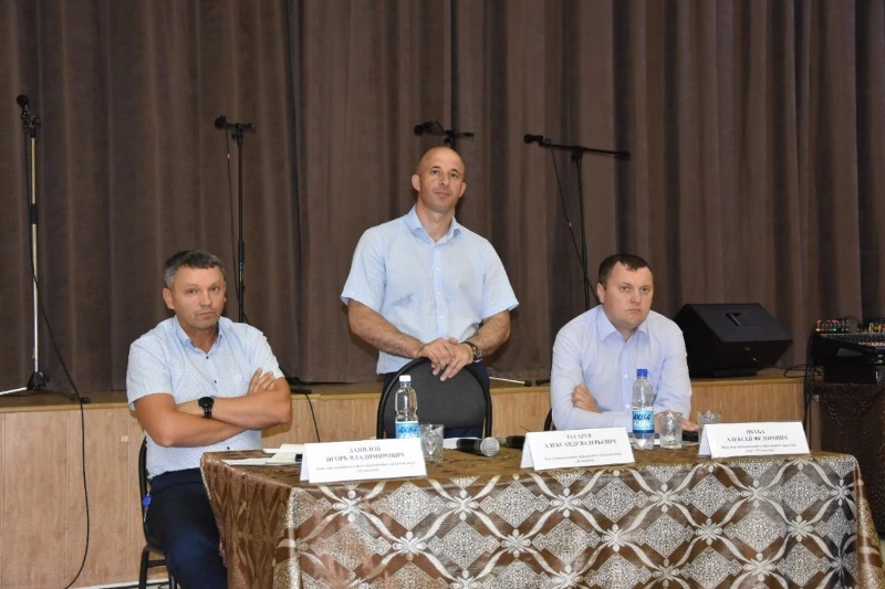 Вопросы жителей Углезаводска на августовской встрече с Александром Тугаревым